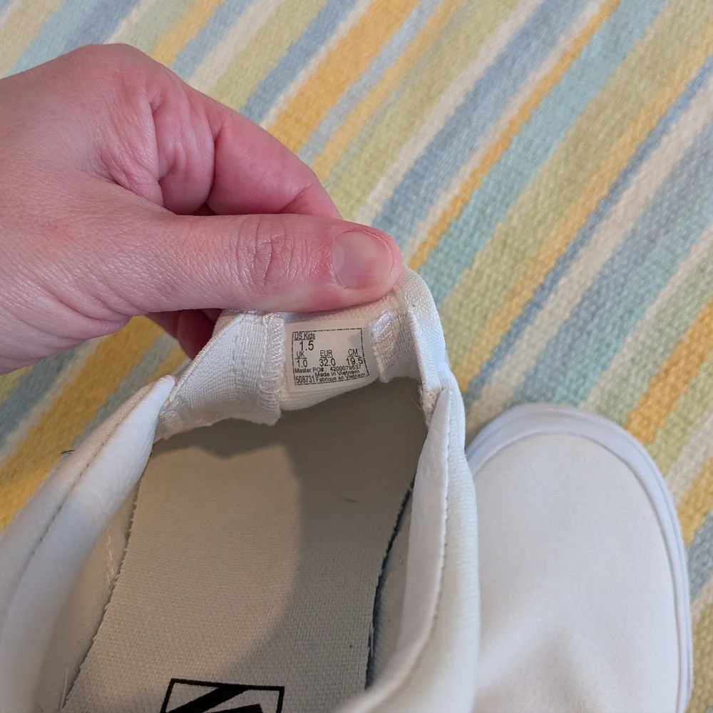 ⭐ Kids White Slip-on Vans Size 1.5